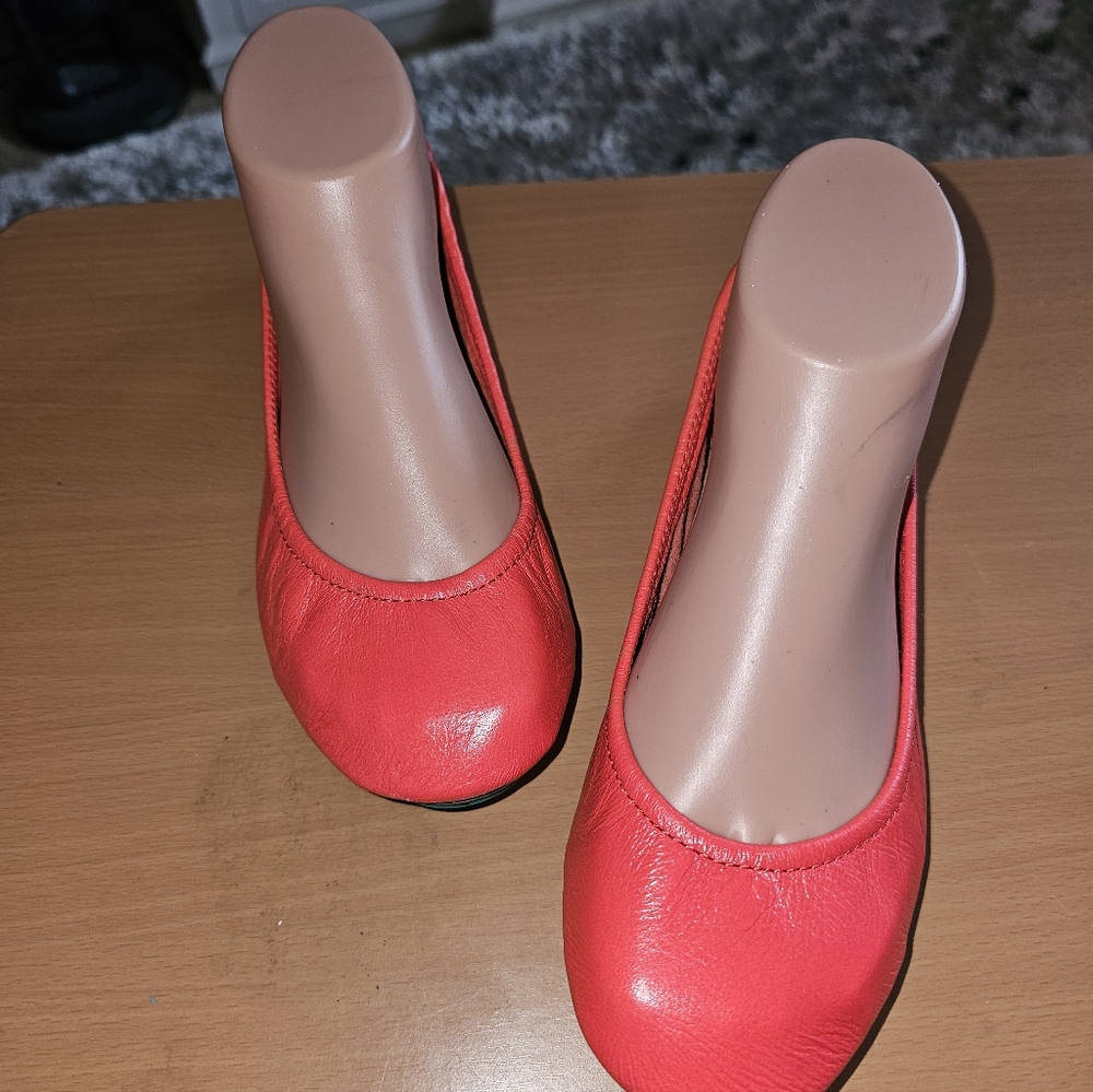 TIEKS Gorgeous Coral Tangerine Ballet Flats Size 6 EXCELLENT Pre-owned!